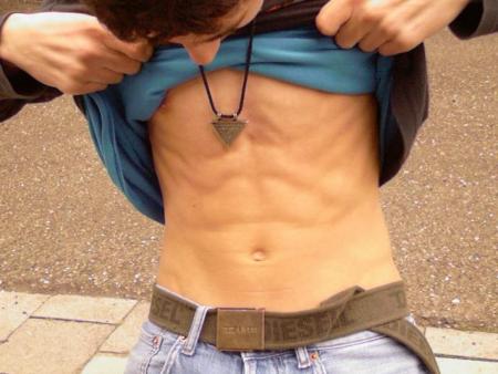 beau torse bebe wawww :p